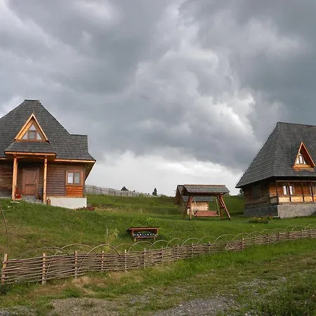 Holiday home Casele De Vacanta Luca & Vicentiu