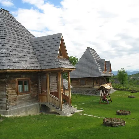 Holiday home Casele De Vacanta Luca & Vicentiu