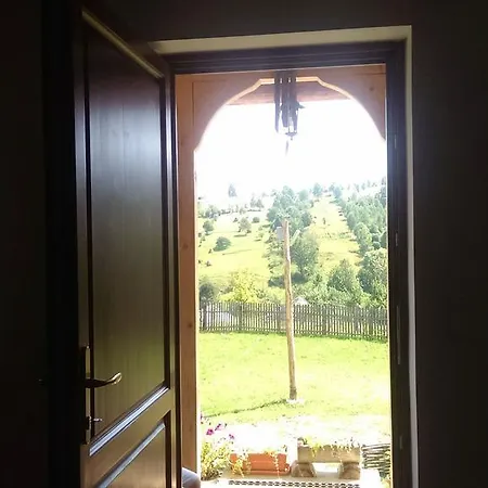 Casele De Vacanta Luca & Vicentiu Holiday home Botiza